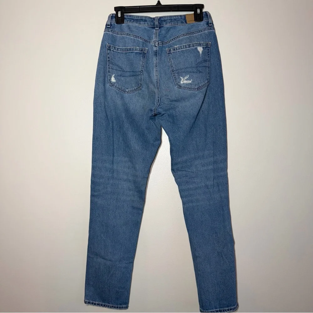American Eagle Outfitters Blue Distressed mom Jeans